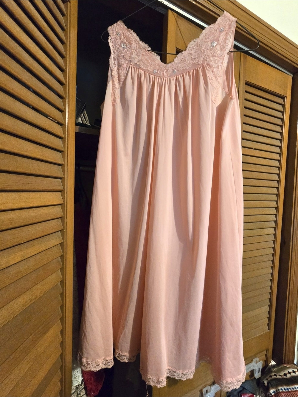 Ladies Vintage 1960s Shadowline Lace-Trim Pink Nightgown